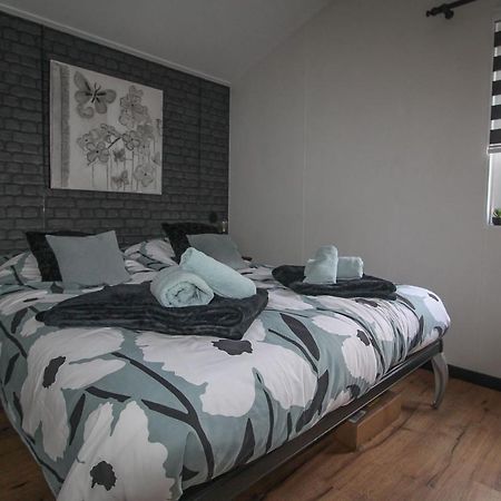 Sfeervol Chalet Op De Veluwe Putten Ngoại thất bức ảnh